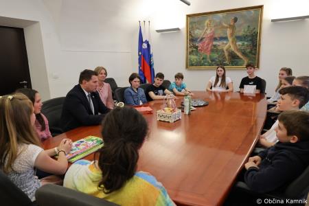Učenci Osnovne šole Stranje obiskali župana (8)
